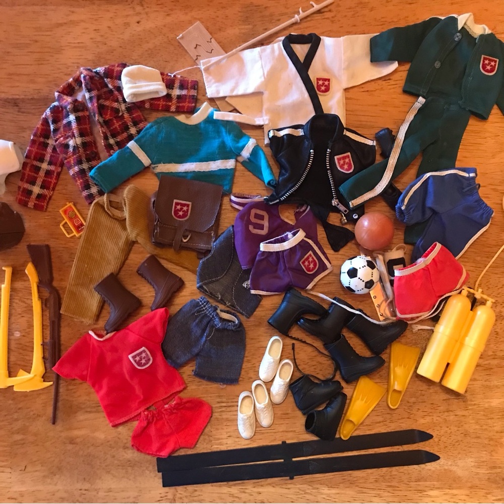 Vintage Big Jim Mattel lot of clothes and accessories